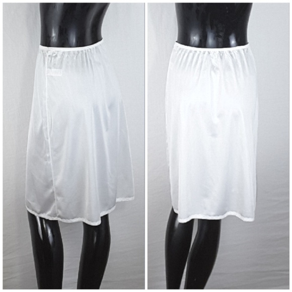 VASSARETTE, Made in USA, White Midi Slip, size Med - Picture 4 of 8